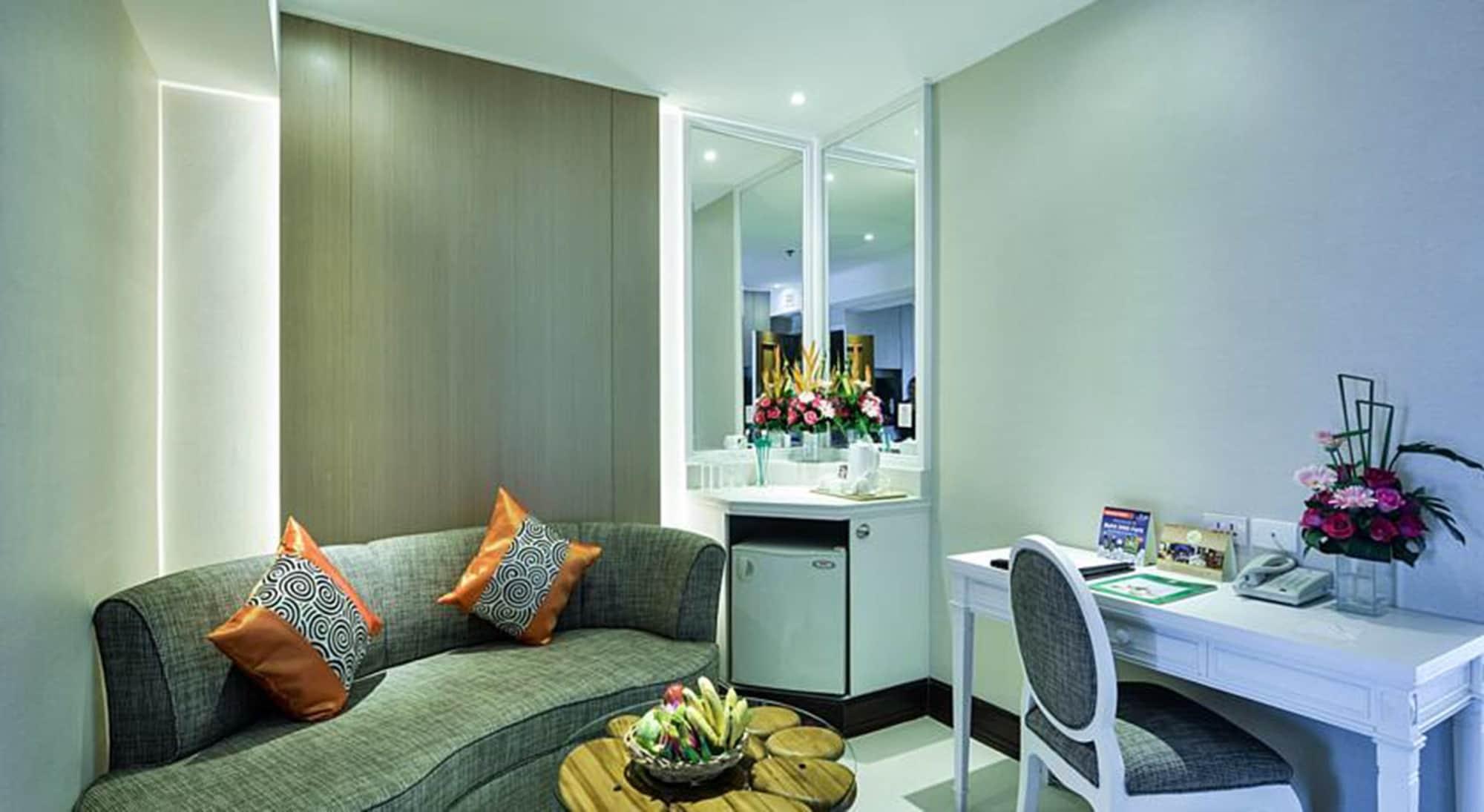 Executive Club At Windsor 호텔 방콕 외부 사진 A suite at the hotel