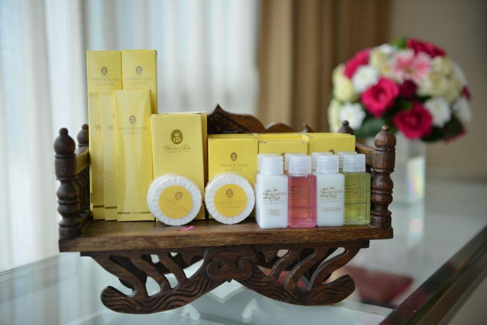 Executive Club At Windsor 호텔 방콕 외부 사진 Products of Forest Essentials