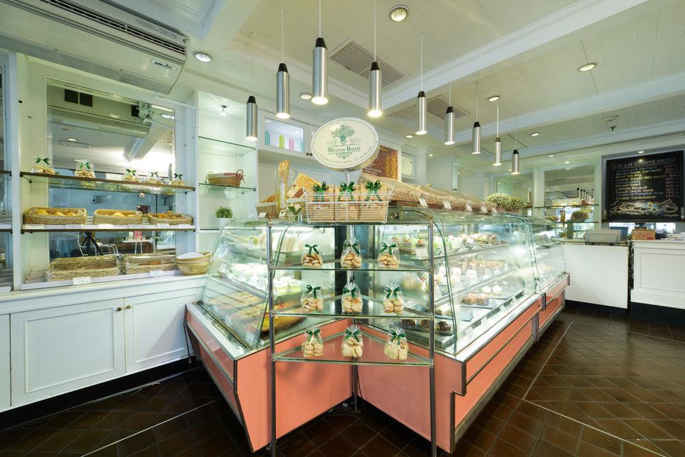 Executive Club At Windsor 호텔 방콕 외부 사진 Interior of a bakery in Hong Kong