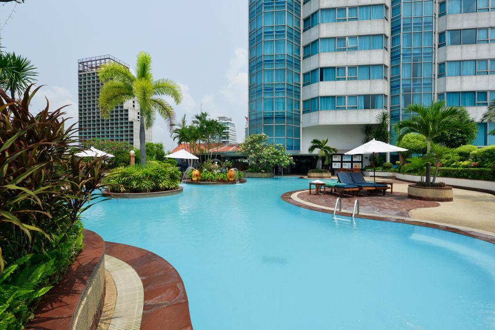 Executive Club At Windsor 호텔 방콕 외부 사진 The pool at the Shangri-La Hotel, Kuala Lumpur