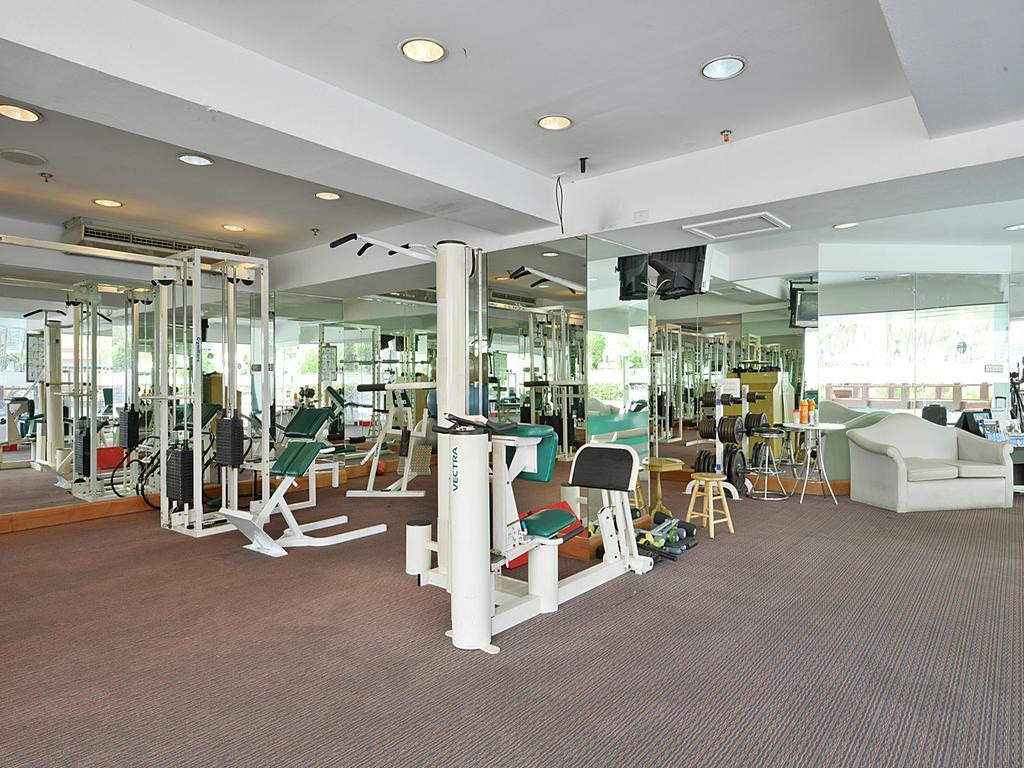 Executive Club At Windsor 호텔 방콕 외부 사진 A gym in a hotel