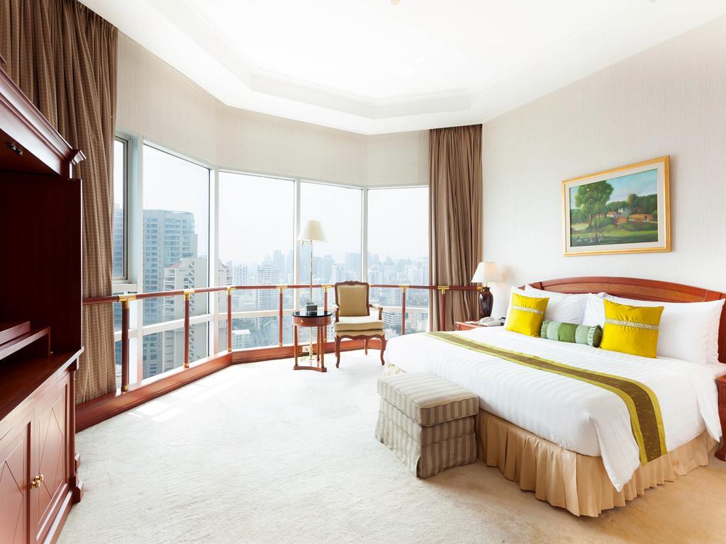 Executive Club At Windsor 호텔 방콕 외부 사진 A bedroom at the Shangri-La Hotel, Kuala Lumpur