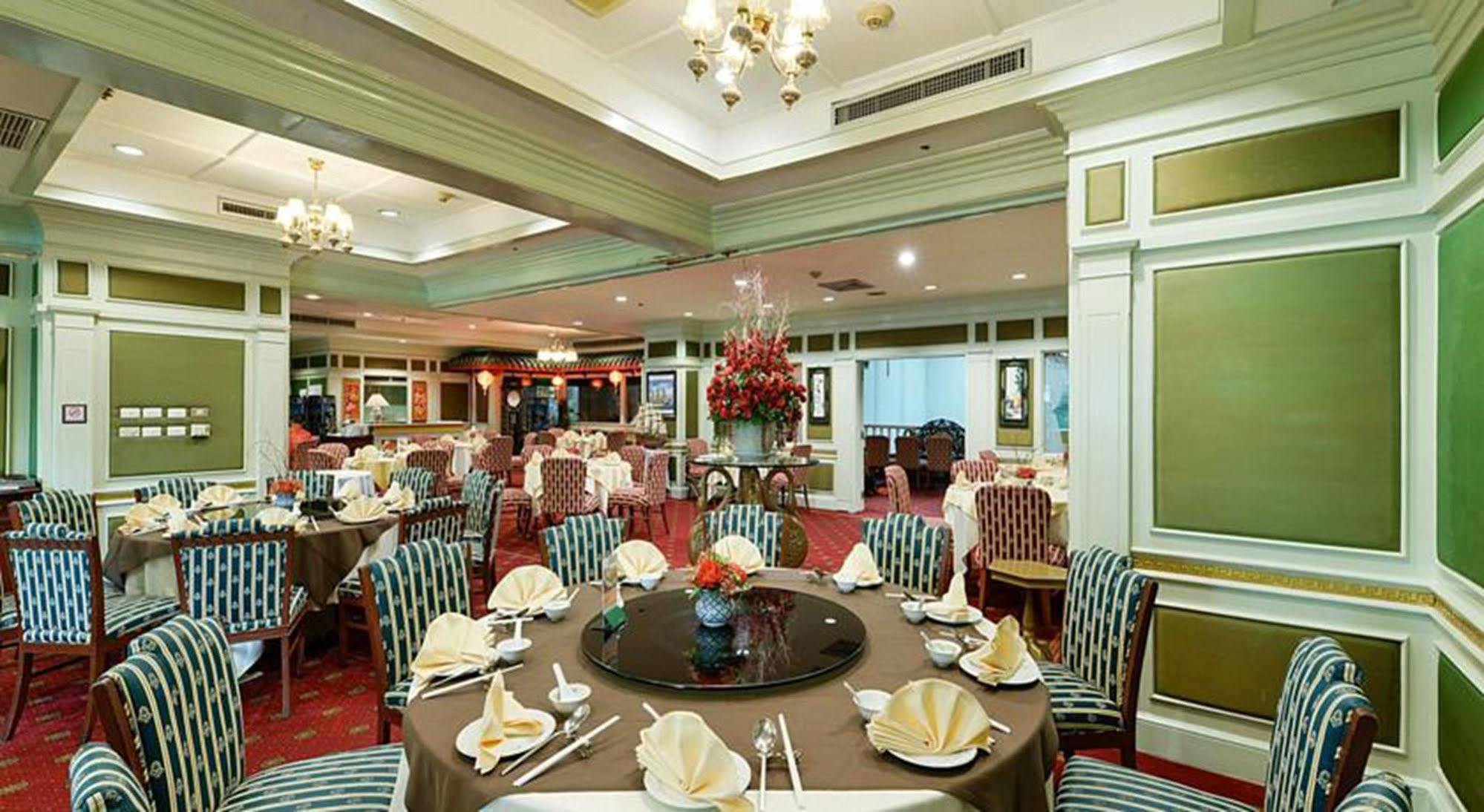 Executive Club At Windsor 호텔 방콕 외부 사진 A restaurant in Singapore