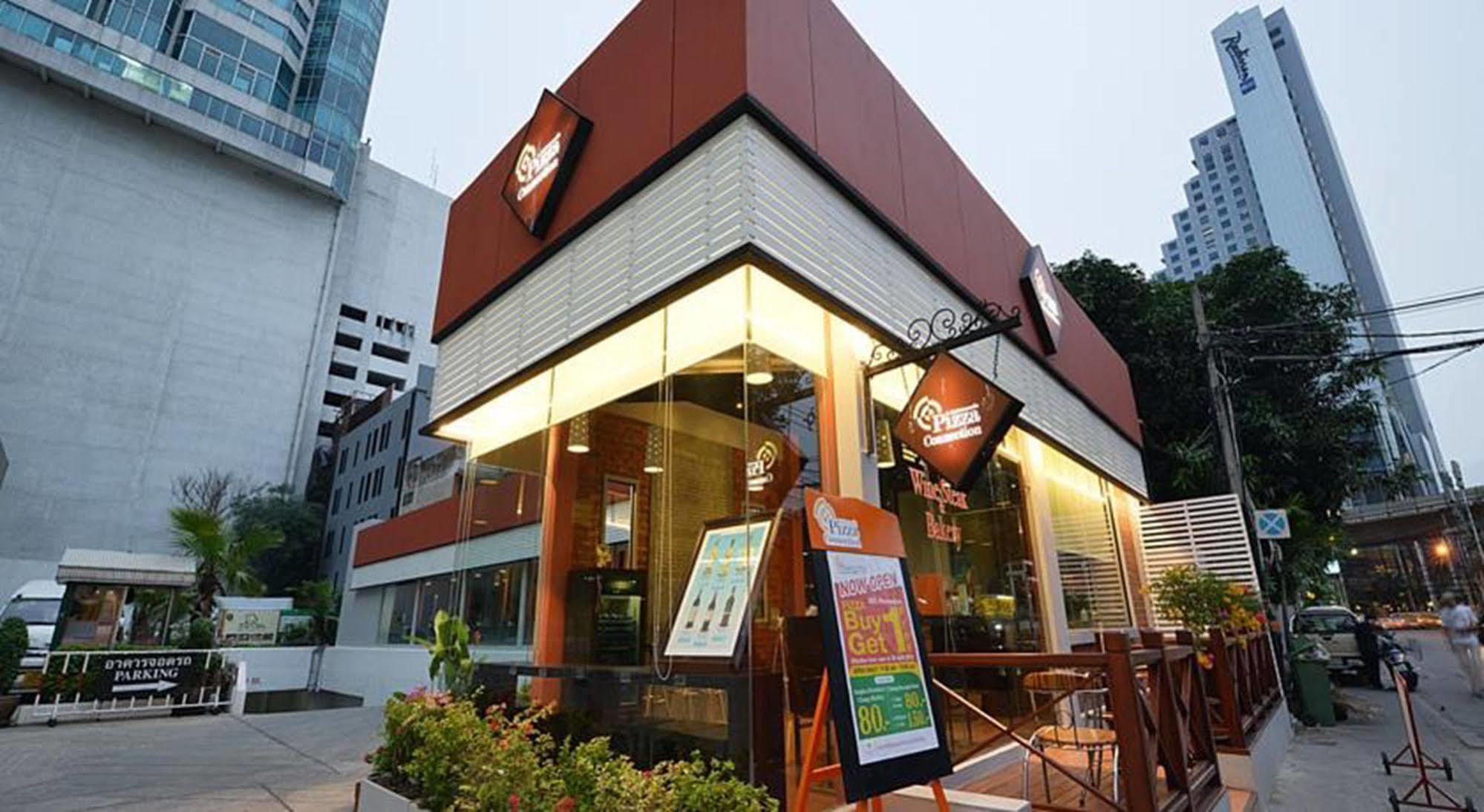 Executive Club At Windsor 호텔 방콕 외부 사진 Café Express in Taipei, Taiwan