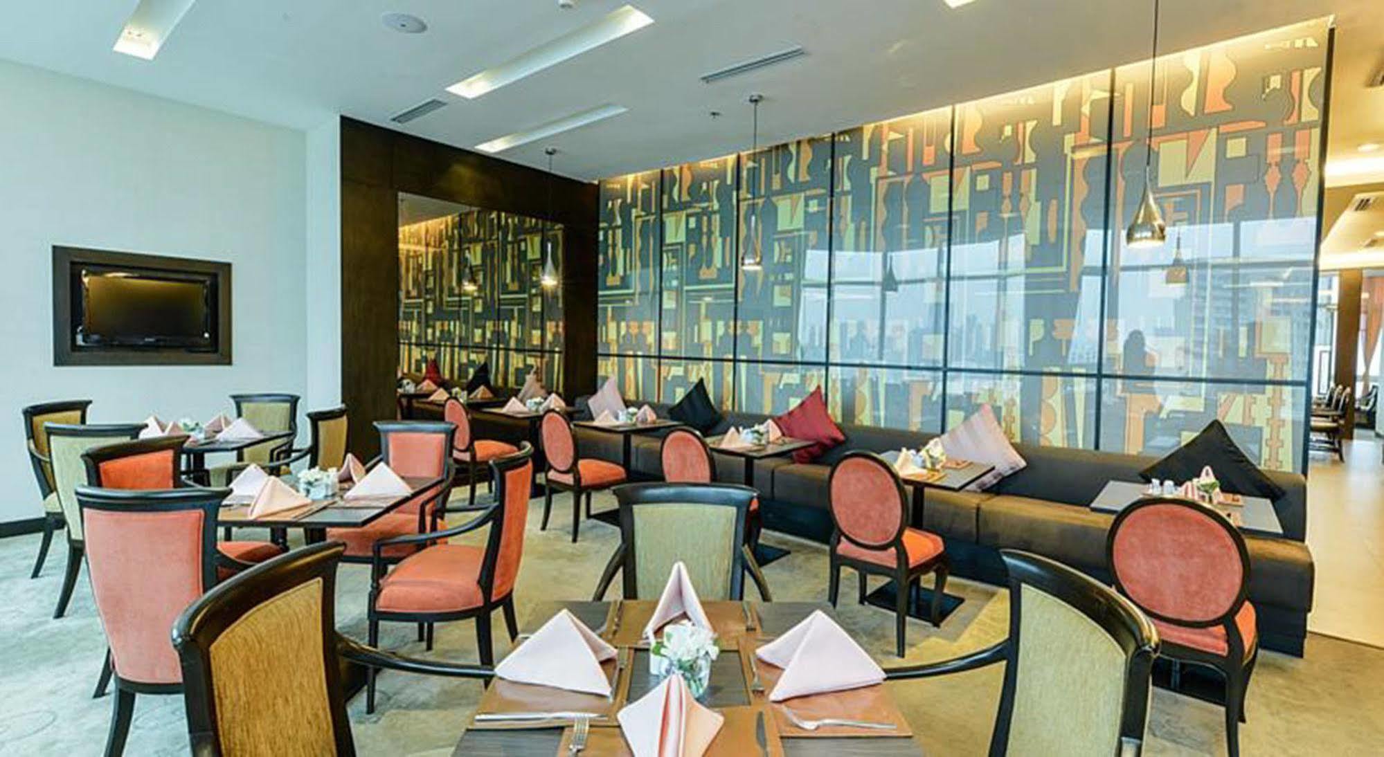 Executive Club At Windsor 호텔 방콕 외부 사진 The restaurant